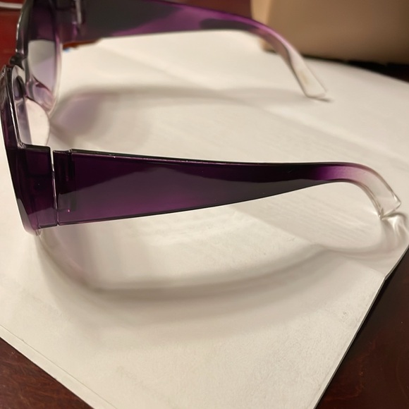 Stylish Purple Ombre Clear Huge Sunglasses - Picture 2 of 3